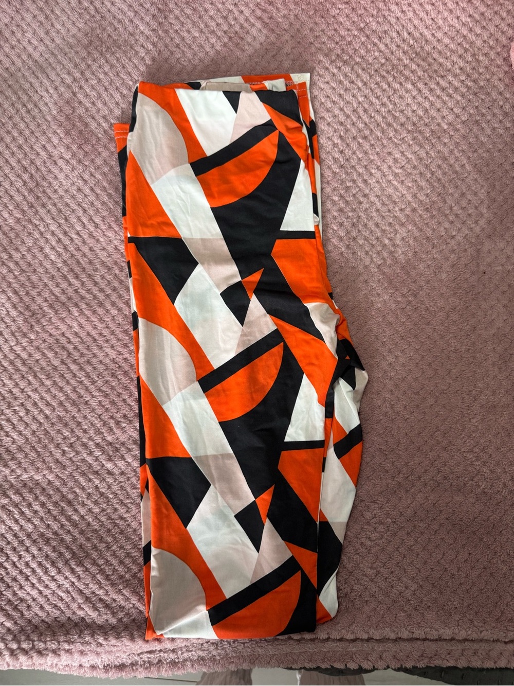 Boohoo Geometric flare leggings in Orange, Black & White